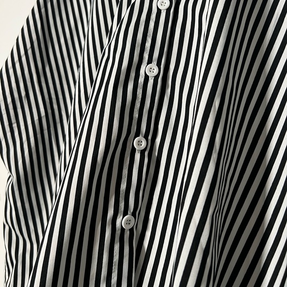 3/$10 🌸 Shein Black and White Striped Button Up Top Large Dolman Sleeves - Picture 5 of 8